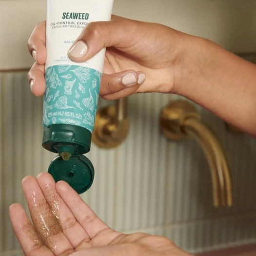 Seaweed Oil-Control Exfoliator - Image 4
