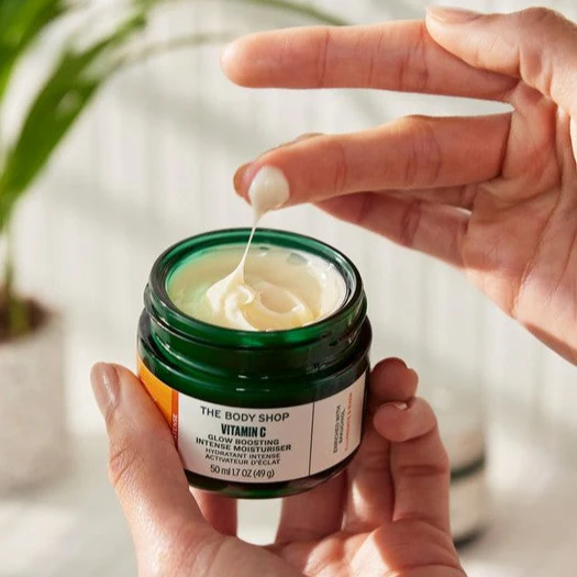 Vitamin C Glow Boosting Intense Moisturiser - Image 2